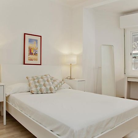 Apartmán Flateli Roger 2 Barcelona Exteriér fotografie