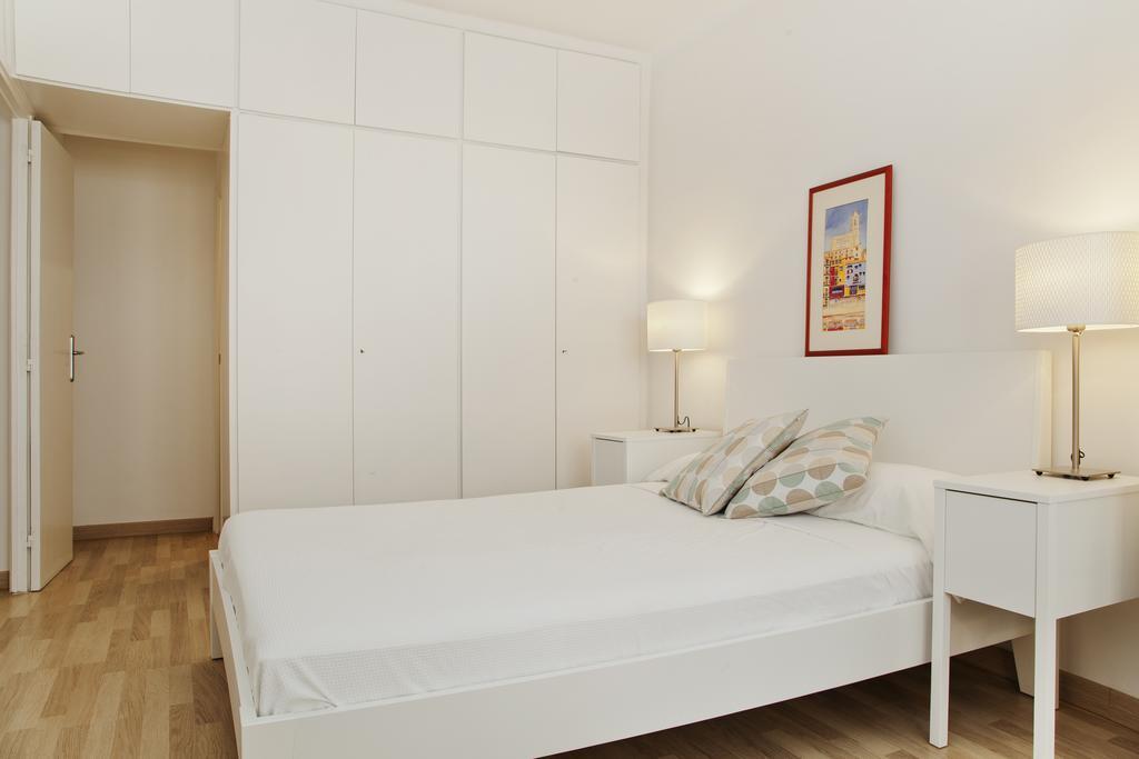 Apartmán Flateli Roger 2 Barcelona Exteriér fotografie