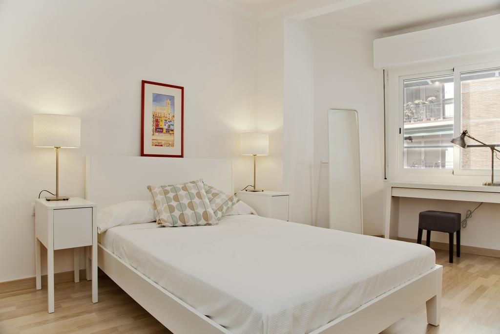 Apartmán Flateli Roger 2 Barcelona Exteriér fotografie